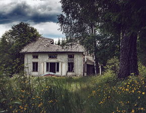 美 北欧的废弃小屋 被摄影师拍出了别样意境