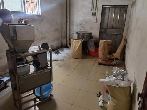 原料堆地 水不消毒 一无证奶茶制品黑工厂被捣毁